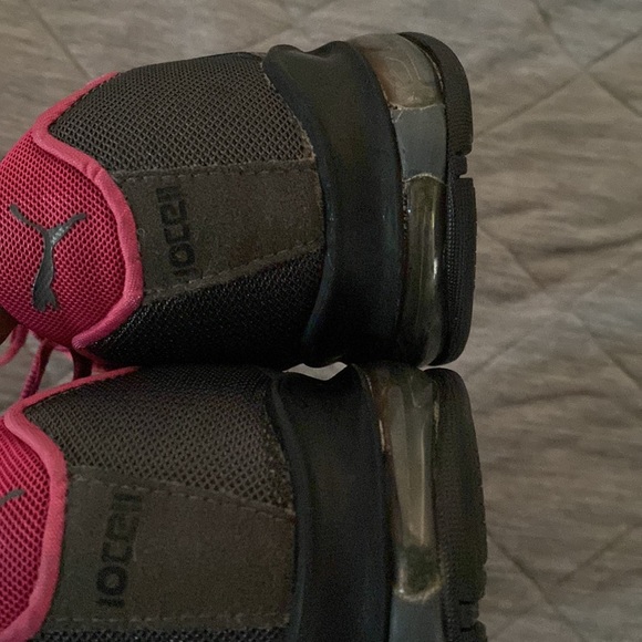 Puma pink and gray running shoes. Preloved. Size 8 - Picture 8 of 10